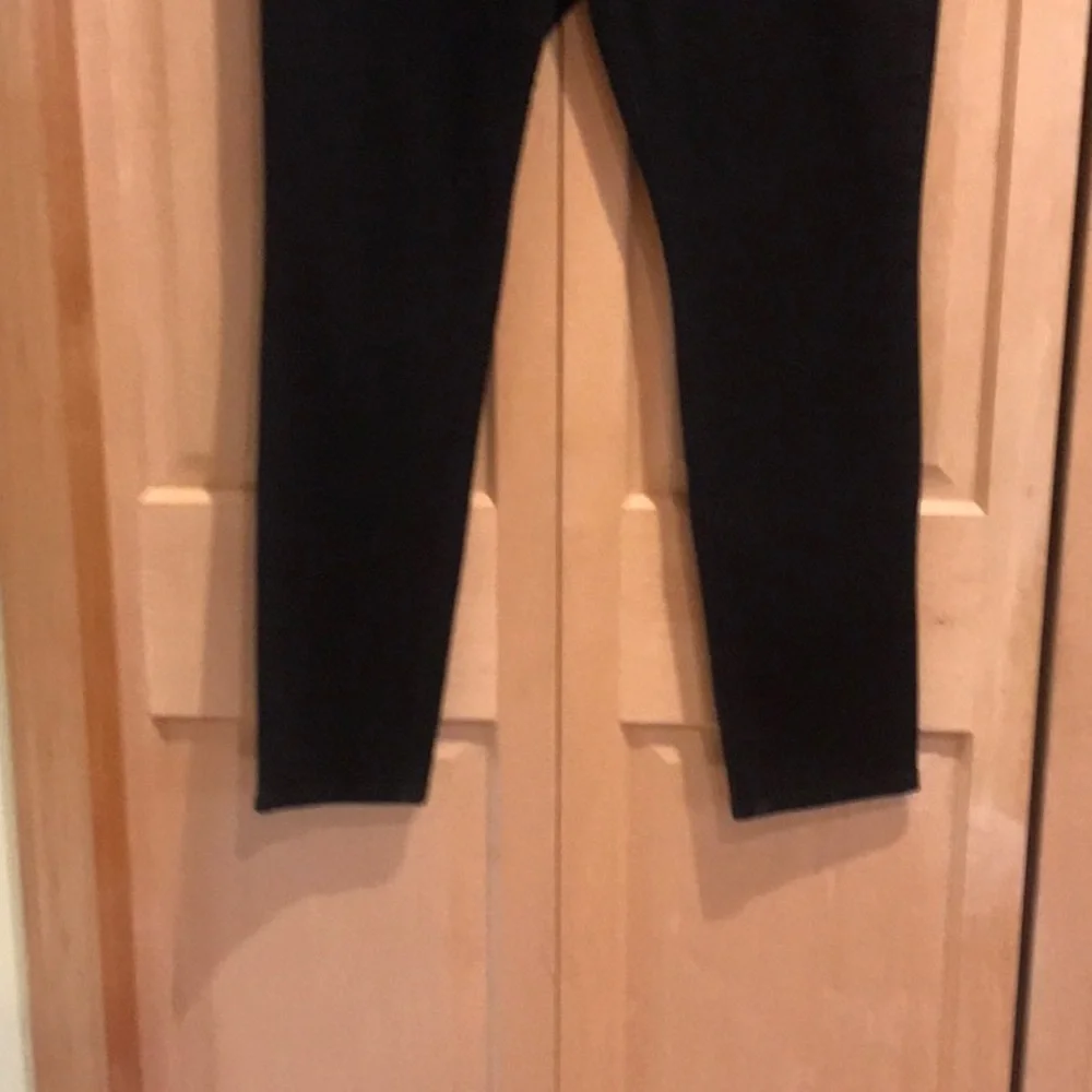 Old Navy Mid-Rise Skinny Jeans - Picture 3 of 8